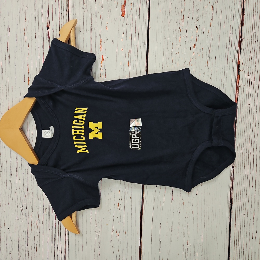 NWT Michigan Wolverines Arch Logo Licensed Unisex Size 18 Month's - Picture 1 of 8